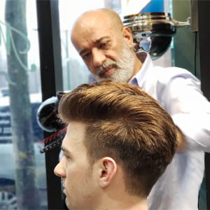 Grooming station